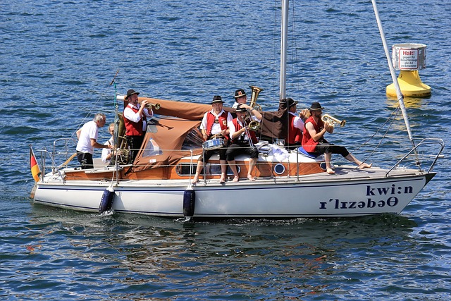 在锋线或中 在锋线或中