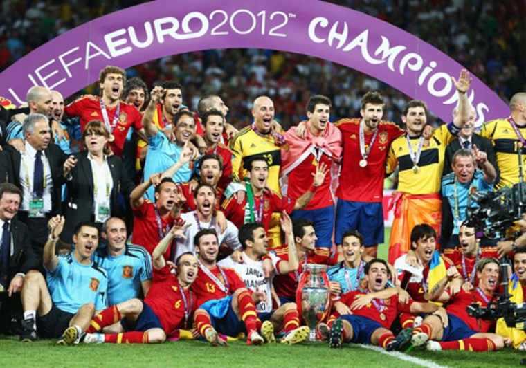 根据记者采 根据记者采